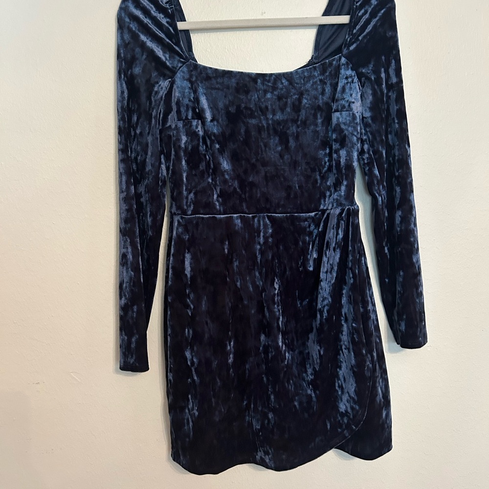 Francesca's Collections Deep Blue Velvet Long Sleeve Dress